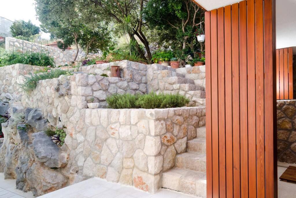 Villa Diana: Cozy 2-Bedroom Home In Dubrovnik *